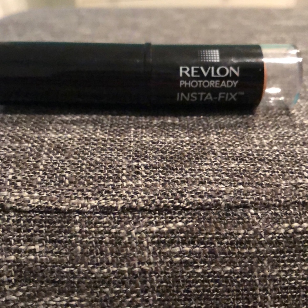 REVLON Photo-ready INSTA-FIX Highlight Stick